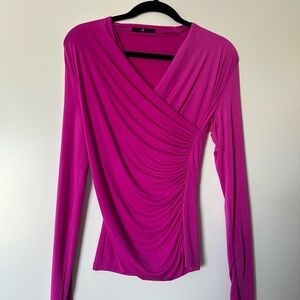 Fuchsia Pink Banana Republic top
Long Sleeve Top
Very flattering, never worn